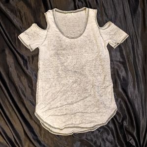 Heart Hips | Gray Acid Wash Cold Shoulder Top